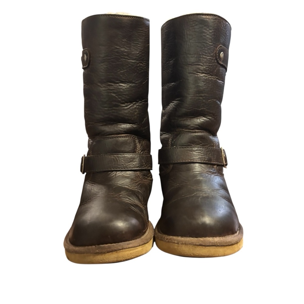 UGG 5678 Kensington Sz 7 Brown Leather Shearling Lined Buckle Moto Boots Women